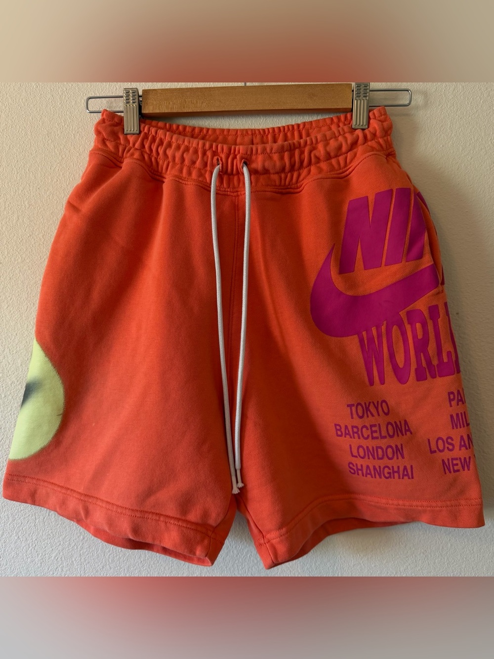 Nike Sportswear World Tour French Terry Shorts Orange XS FLAWED